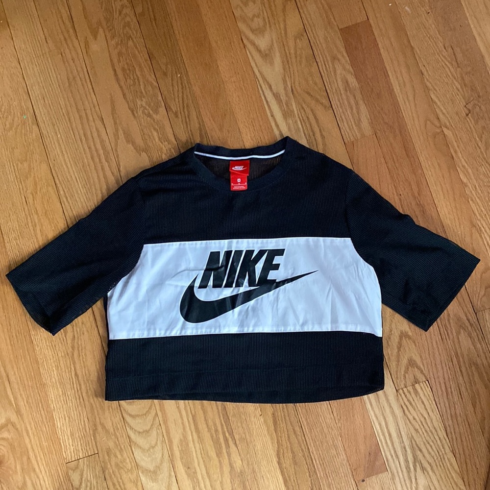 Nike Crop Top
